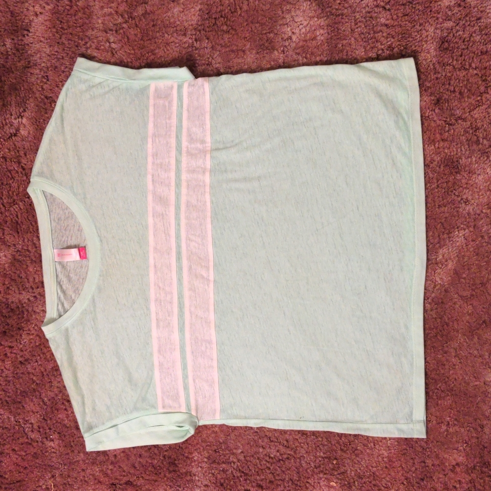 Mint green t-shirt, size large